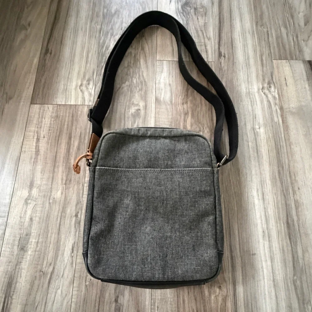 Fossil Crossbody Bag Gray Canvas Leather Trim Adjustable‎ Strap Messenger